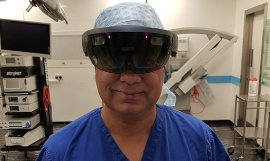 Virtual reality connects surgeons from across the globe